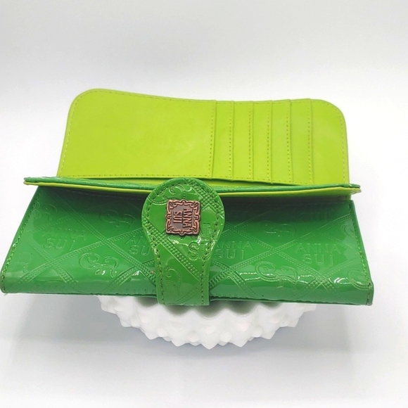 Anna Sui Vintage Leather trifold wallet - Picture 5 of 13